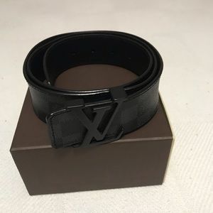 LV Damier mens belt